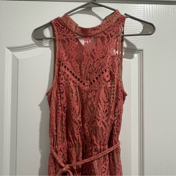 WAYF Lace Midi Dress - Picture 5 of 9